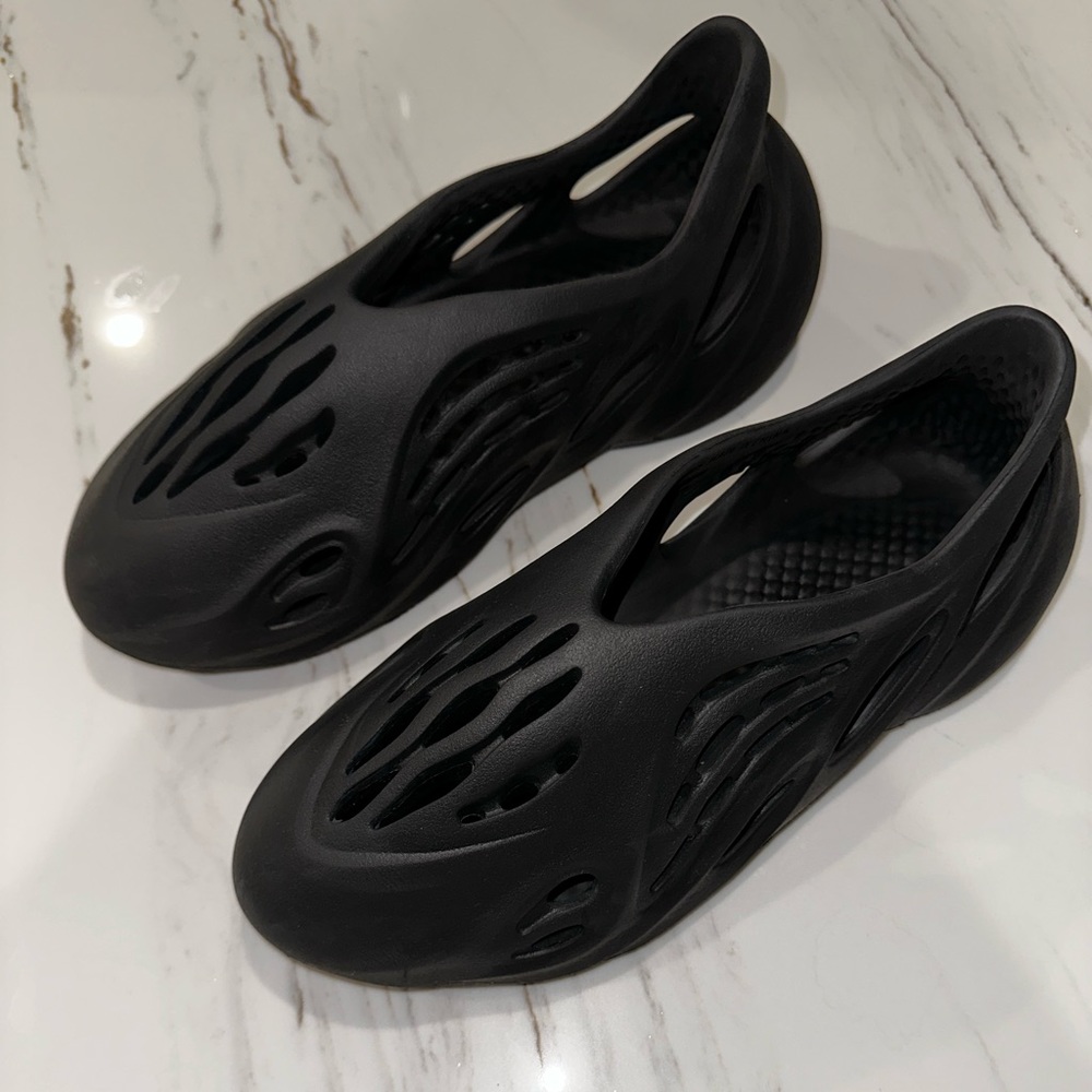 Yeezy Foam RNNR Onyx